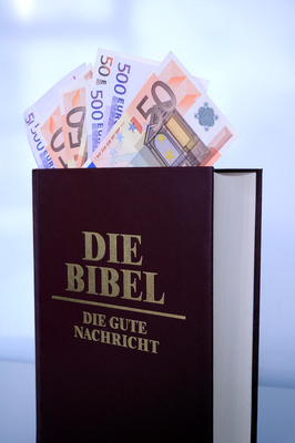 Keine gute Nachricht: Öffentliche Gelder für "Bibelschulen", Foto: Esther Storch / pixelio.de