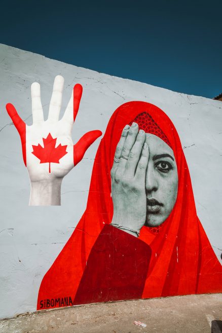 Quebec distanziert sich vom englischsprachigen Kanada, das religiöse Symbole in allen öffentlichen und privaten Bereichen für alle Minderheiten akzeptiert und verteidigt, Fotos: Pixabay, Collage: Daniela Wakonigg