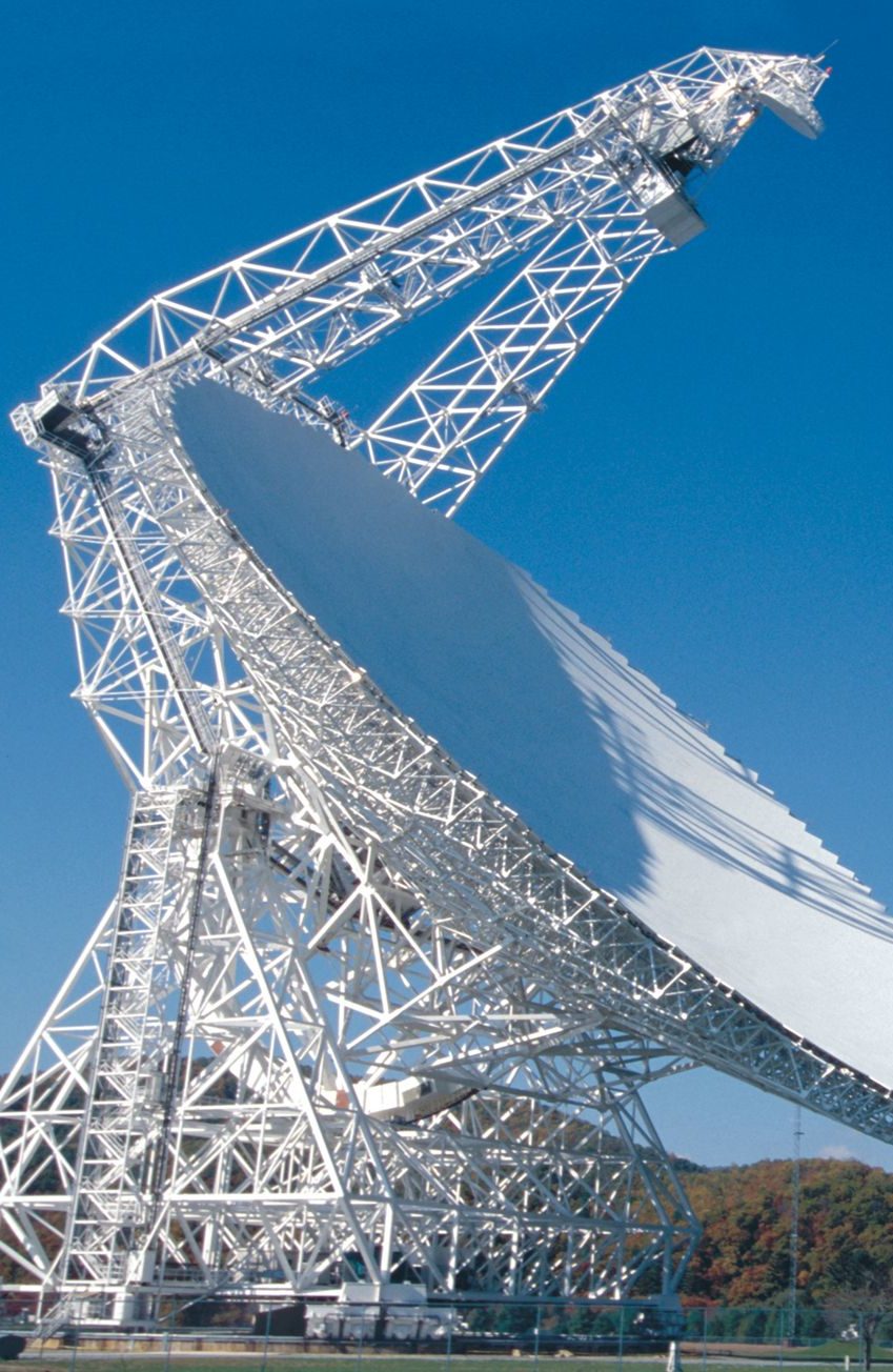 105 Meter große Antenne: Die Suche nach fremden Zivilisationen geht in eine neue Runde. Eine Hauptrolle spielt das größte bewegliche Radioteleskop der Welt, das Robert C. Byrd Green Bank Telescope in West Virginia, USA, Foto: NRAO, AUI, NSF