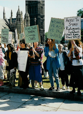 Solidaritätskundgebung für Salman Rushdie - 1989 organisiert von den Women against Fundamentalism, Foto: WAF