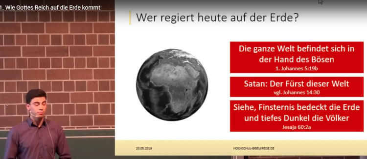 Wer regiert die Welt? Die Antwort „Das Böse“ erscheint derart banal, dass sich die Frage stellt, ob Vorträge auf diesem Niveau einen Platz an der Universität finden sollten. (Foto: Screenshot)